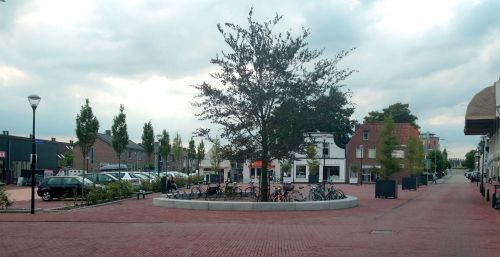 Transformation of the square Beneden Molendijk