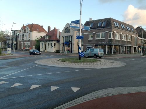 Roundabout Kerkweg-Oost